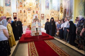 Всенощное бдение в Покровском храме Саратова