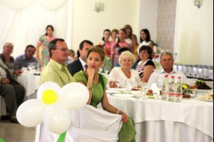 Владыка Лонгин принял участие в торжественном приеме от лица Губернатора области по случаю Дня семьи, любви и верности