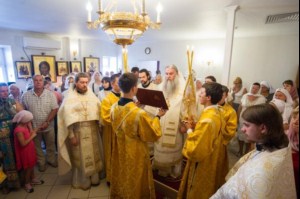 Божественная литургия в Крестовоздвиженском храме г. Саратова