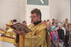Божественная Литургия в храме святых первоверховных апостолов Петра и Павла г.Красноармейска