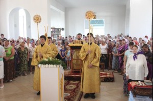 Божественная Литургия в храме святых первоверховных апостолов Петра и Павла г.Красноармейска