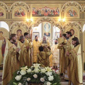 Божественная Литургия в храме святых первоверховных апостолов Петра и Павла г.Красноармейска
