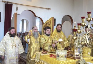 Божественная Литургия в храме святых первоверховных апостолов Петра и Павла г.Красноармейска