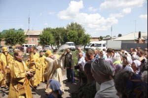 Божественная Литургия в храме святых первоверховных апостолов Петра и Павла г.Красноармейска