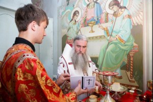 Божественная литургия в храме во имя великомученика и целителя Пантелеимона
