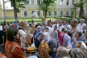 Божественная литургия в храме во имя великомученика и целителя Пантелеимона