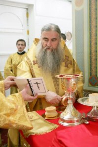 Божественная литургия в храме в честь Всех Святых, в земле Российской Просиявших г.Саратова