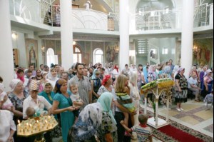 Божественная литургия в храме в честь Всех Святых, в земле Российской Просиявших г.Саратова