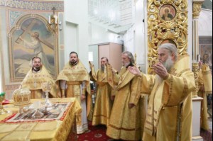 Божественная литургия в храме в честь Всех Святых, в земле Российской Просиявших г.Саратова