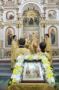 Божественная литургия в храме в честь Всех Святых, в земле Российской Просиявших г.Саратова