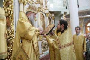 Божественная литургия в храме в честь Всех Святых, в земле Российской Просиявших г.Саратова