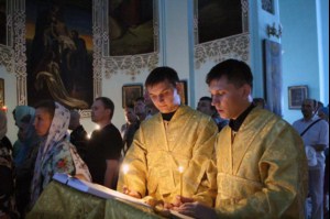 Всенощное бдение в Духосошественском кафедральном соборе Саратова
