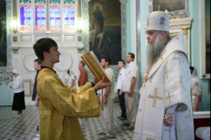 Божественная литургия в Духосошественском кафедральном соборе г.Саратова