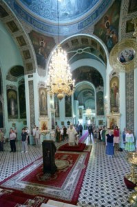 Божественная литургия в Духосошественском кафедральном соборе г.Саратова