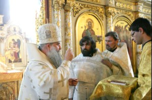 Божественная литургия в Духосошественском кафедральном соборе г.Саратова