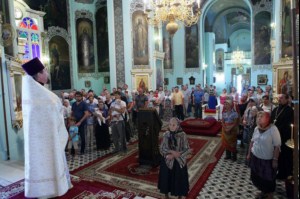 Божественная литургия в Духосошественском кафедральном соборе г.Саратова