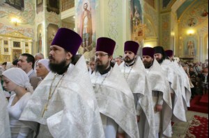 Божественная литургия в Покровском храме Саратова