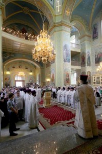Божественная литургия в Покровском храме Саратова