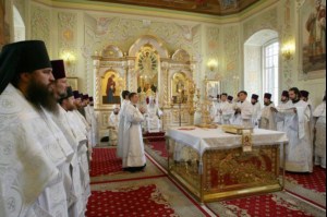 Божественная литургия в Покровском храме Саратова