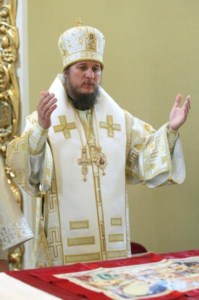 Божественная литургия в Покровском храме Саратова