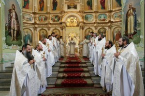 Божественная литургия в Покровском храме Саратова