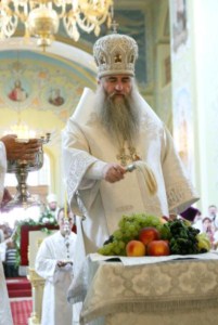 Божественная литургия в Покровском храме Саратова