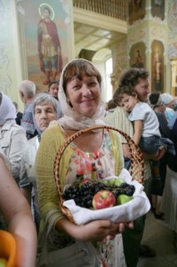 Божественная литургия в Покровском храме Саратова