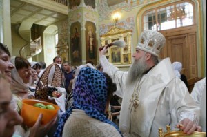 Божественная литургия в Покровском храме Саратова