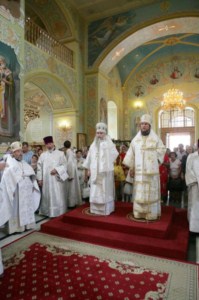 Божественная литургия в Покровском храме Саратова