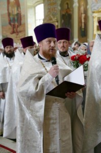 Божественная литургия в Покровском храме Саратова