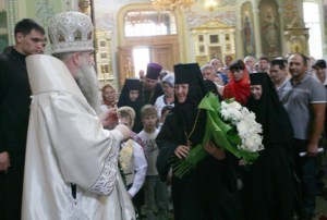 Божественная литургия в Покровском храме Саратова