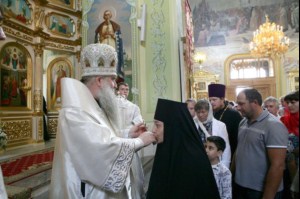 Божественная литургия в Покровском храме Саратова