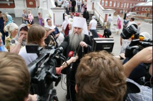 Божественная литургия в Покровском храме Саратова