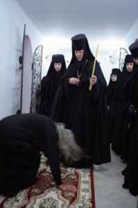 Божественная литургия в Свято-Алексиевском женском монастыре Саратова