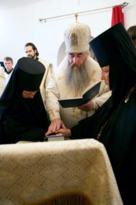 Божественная литургия в Свято-Алексиевском женском монастыре Саратова