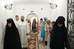 Божественная литургия в Свято-Алексиевском женском монастыре Саратова