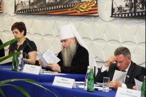 Митрополит Лонгин принял участие в обсуждении предстоящего празднования 70-летия Победы в Великой Отечественной войне
