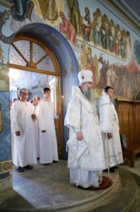 Крещальная Литургия в Свято-Троицком соборе Саратова