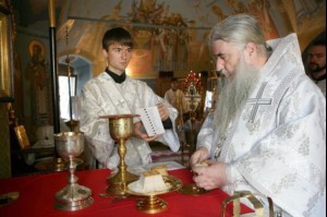 Крещальная Литургия в Свято-Троицком соборе Саратова