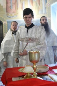 Крещальная Литургия в Свято-Троицком соборе Саратова