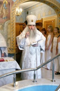 Крещальная Литургия в Свято-Троицком соборе Саратова