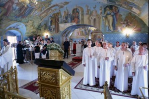 Крещальная Литургия в Свято-Троицком соборе Саратова