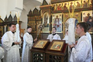 Всенощное бдение в храме в честь иконы Божией Матери «Утоли моя печали» Саратова