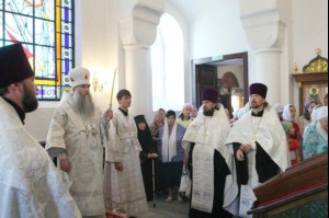 Всенощное бдение в храме в честь иконы Божией Матери «Утоли моя печали» Саратова