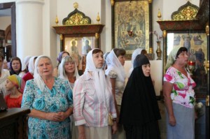 Всенощное бдение в храме в честь иконы Божией Матери «Утоли моя печали» Саратова