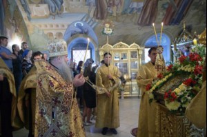 Всенощное бдение в Свято-Троицком соборе Саратова