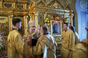 Всенощное бдение в Свято-Троицком соборе Саратова