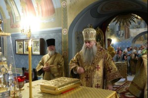Всенощное бдение в Свято-Троицком соборе Саратова