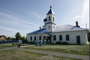 Божественная литургия в храме в честь Успения Пресвятой Богородицы п. Возрождение Хвалынского района