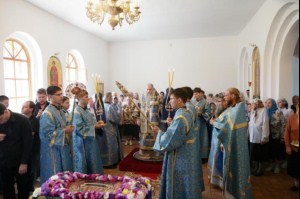 Божественная литургия в храме в честь Успения Пресвятой Богородицы п. Возрождение Хвалынского района